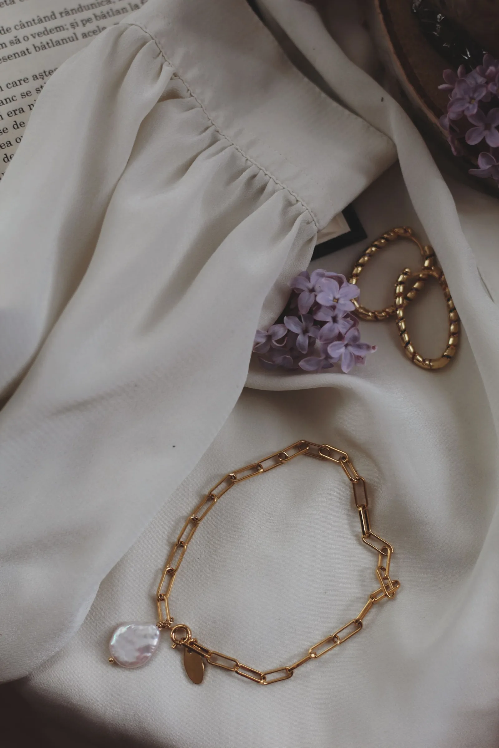 Ruhi Pearl Cuff — product view