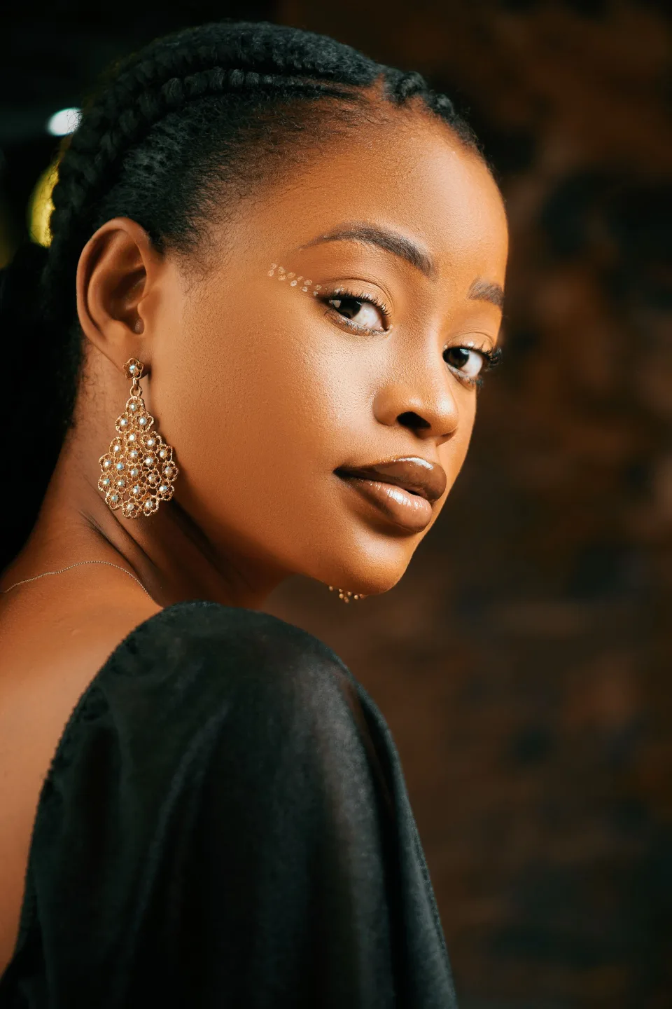 Kiara passa to one side. Felt like a secret all night.