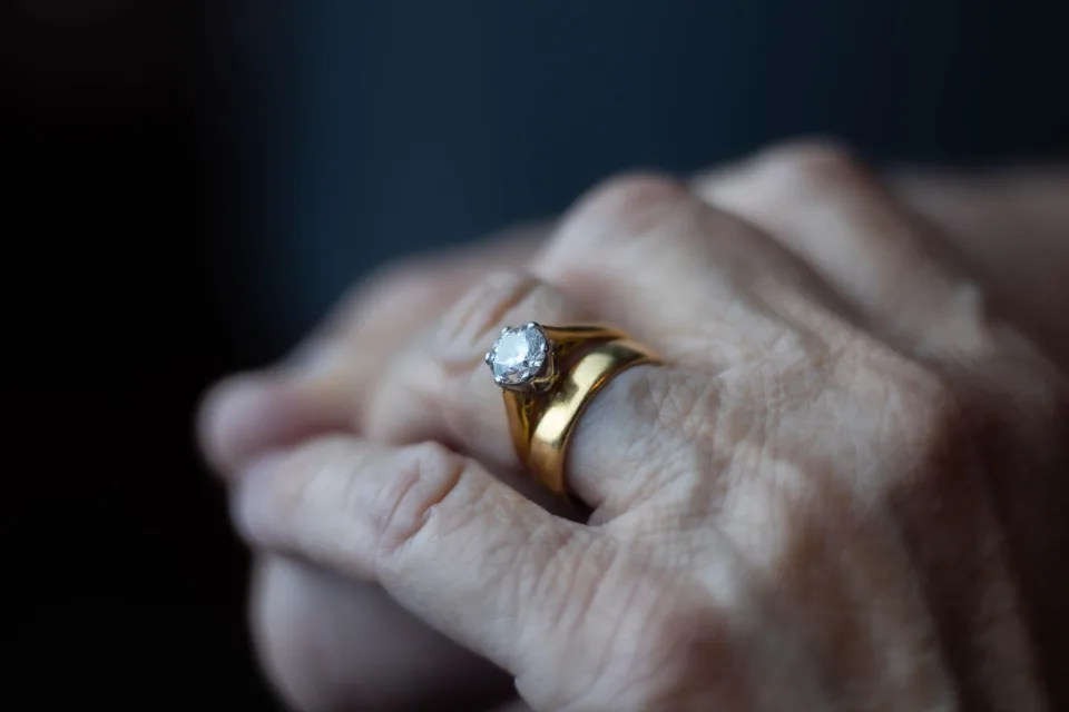 Amara Cocktail Ring — detail