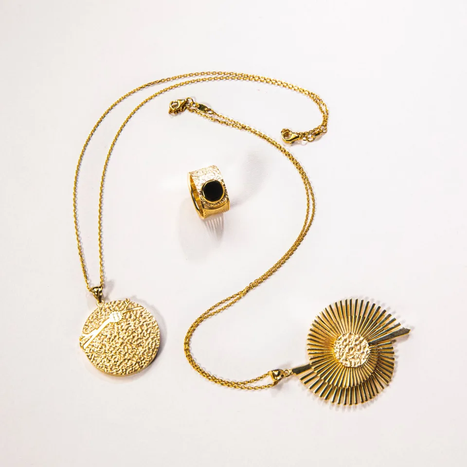 Leela Layered Chain — product view