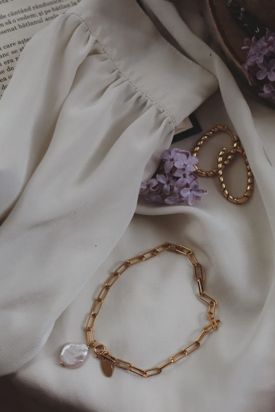 Ruhi Pearl Cuff — product view